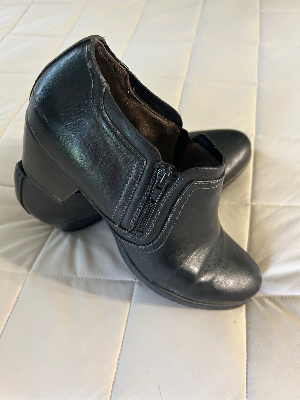 Natural Soul Black Leather Ankle Booties with Side Zip